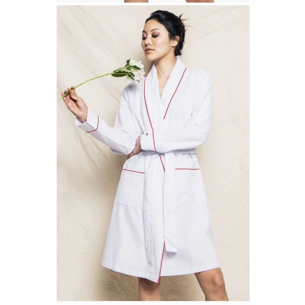 NWOT  Women's Petite Plume Cotton Flannel Robe White w/Red Piping Size XL - Picture 2 of 5